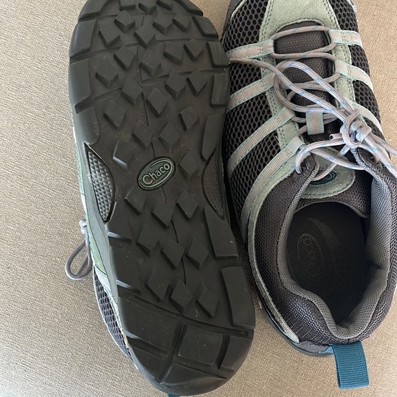EUC Chaco’s hiking sneakers gray and teal mesh and suede.  8.5 - Picture 8 of 10